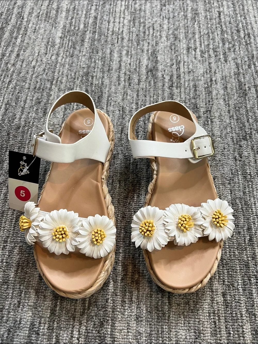 Art Class Shoes Girls Youth 5 White Makayla Daisy Flower Platform Sandals